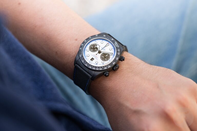 Practice The New Tudor Black Bay Chrono "carbon 25"